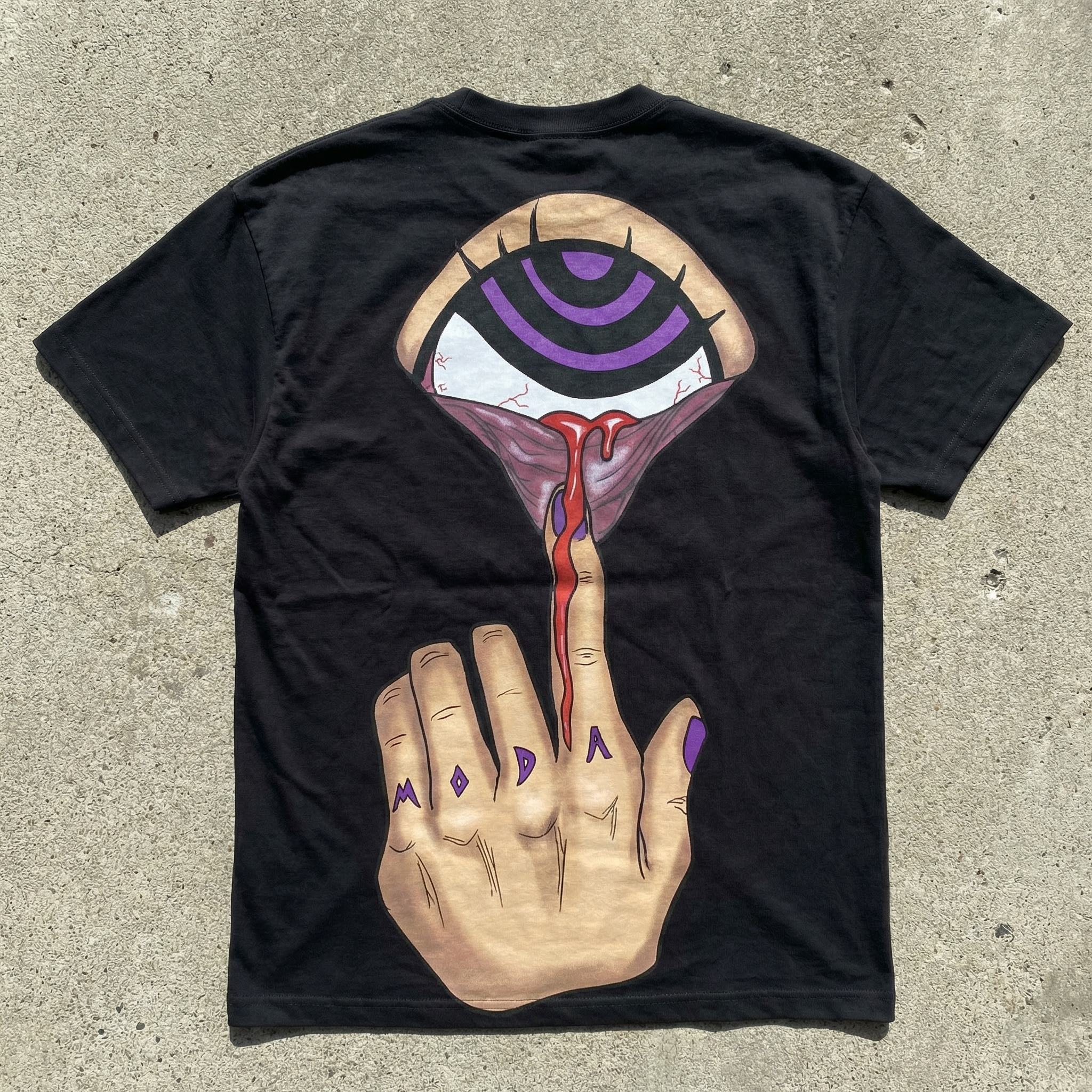 Moda Eye - Embroidered Graphic Tee